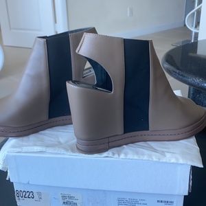 Balenciaga beige/black wedge sandals size 40